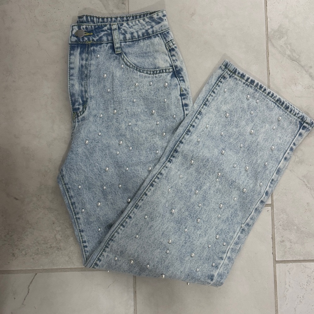 Studded Light Wash Women’s Jeans